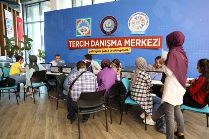 “Yine Doğru Tercih, Doğru Eğitim Ve Doğru Meslek Seçimin Adresi “Melikgazi Belediyesi”