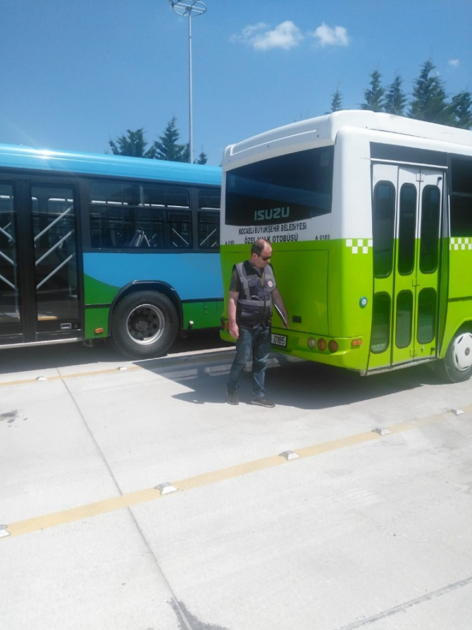 Kocaeli’de alkollü yolcu taşıyan halk otobüsü sürücüsü cezalandırıldı