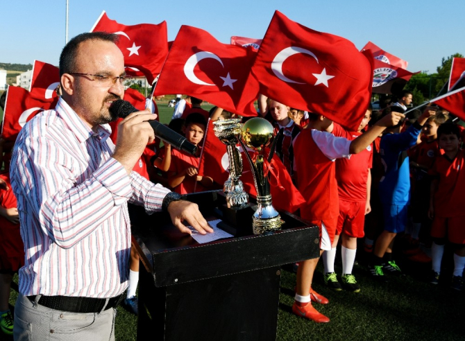 Bülent Turan, sertifika dağıtım programına katıldı