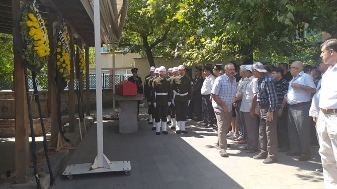 Kıbrıs gazisi Erol Işık son yolculuğuna uğurlandı