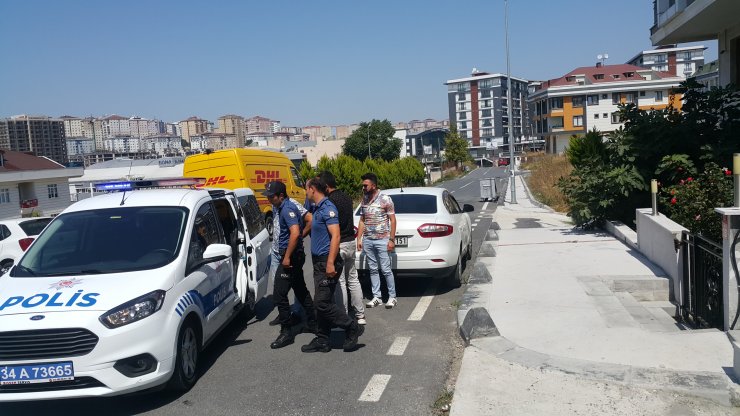 Beylikdüzü'nde boşanma aşamasındaki kadın eşi eve gelince onun silahıyla rastgele ateş etti