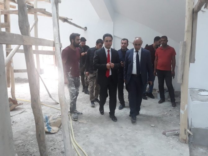 Kaymakam Dundar, Camii inşaatında incelemelerde bulundu