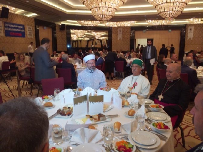 Meclis Başkanı Şentop: "Bugün insanlık, büyük bir buhranın ve kuşatmanın mağduru ve esiridir"