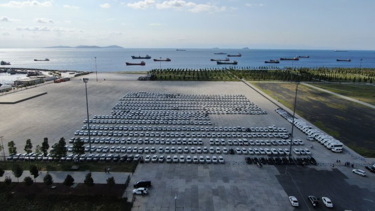 Yenikapı'da sergilenen lüks araçlarla ilgili İBB Başkan vekilinden açıklama