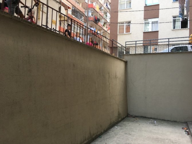 10 yaşındaki çocuk 3 metrelik yükseklikten düştü