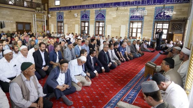 Vali Doç. Dr. Gündüzöz, mevlid programına katıldı