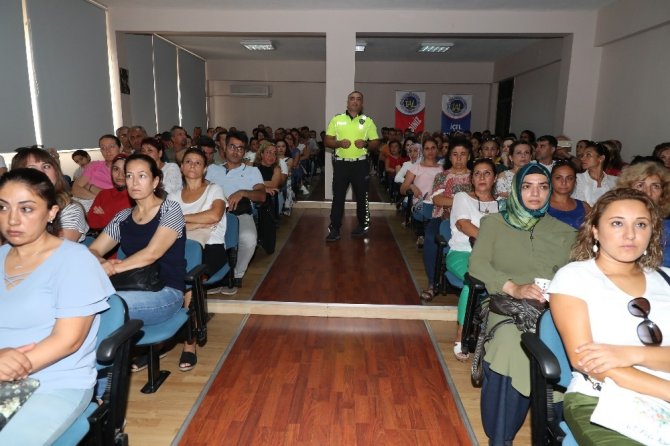 Mersin'de öğretmenlere trafik eğitimi