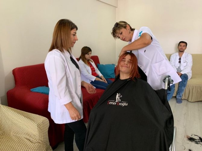 Şener Eroğlu Mesleki Eğitim Kuaför Academy üyelerinden anlamlı etkinlik