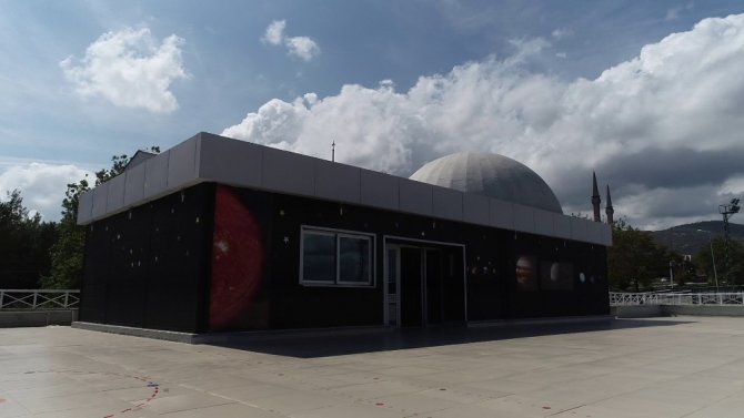 220 bin kişi uzayı izledi