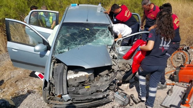 Milas’ta tır ile otomobil çarpıştı; 1 yaralı