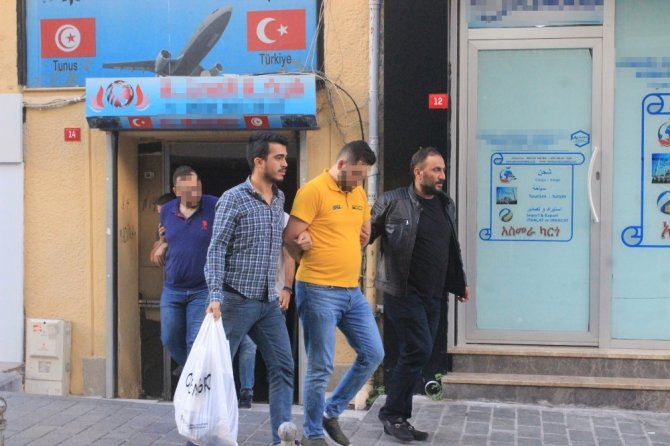 İstanbul’da DEAŞ operasyonu; örgütsel dokümanlar ve para sayma makinesi ele geçirildi!