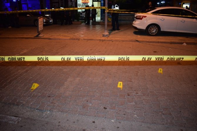 Malatya'da silahlı saldırıya uğrayan 3 kişi yaralandı