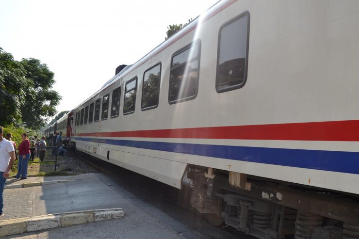 Manisa'da bir vatandaş trenin önüne atlayarak intihar etti