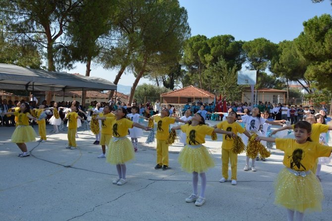 Selendi’de İlköğretim Haftası kutlandı