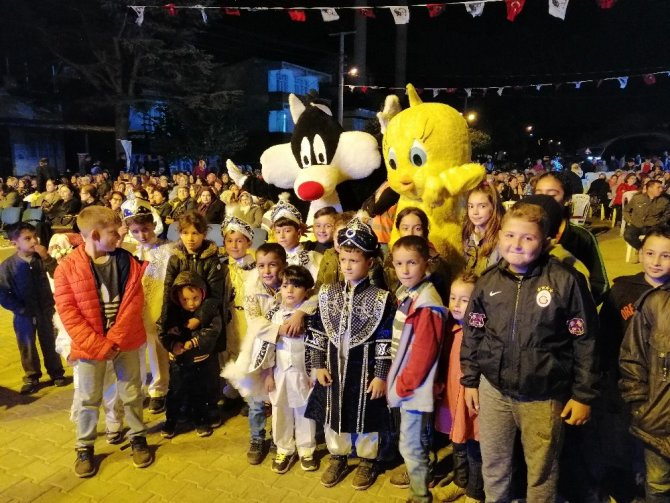 Ayvacık Belediyesi'nin orginizasyonunda 17 çocuk sünnet oldu