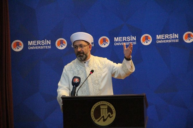 "Birileri nedense ’medrese’ denilince tüyleri diken diken oluyor, ders yapılan yerdir medrese"