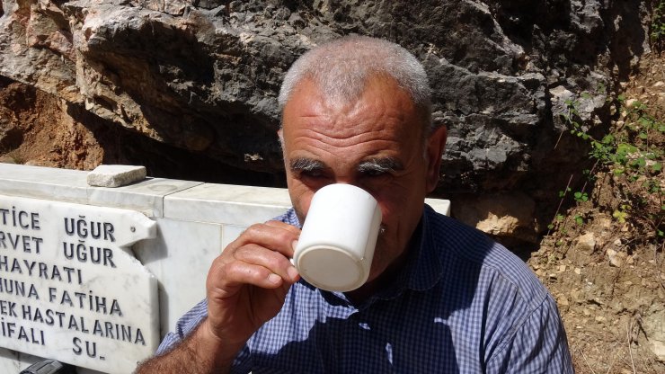 Menteşe'de Şifalı olduğuna inandıkları suyu bidonlarla evlerine taşıyorlar