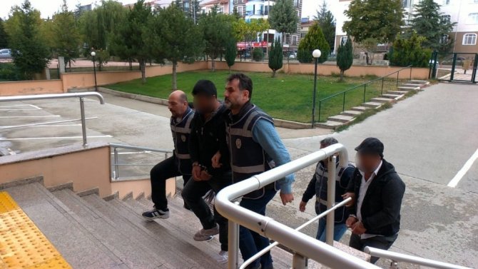 Merzifon ilçe sanayisinde Hırsızlık yaptığı iddia edilen şüphelileri adliyede