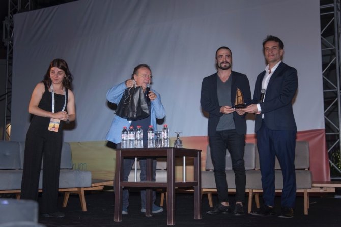 “Çok paranızın olması size yeni arkadaşlar yerine kaliteli düşmanlar kazandırabilir”