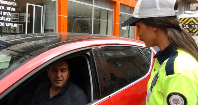 Sigara içenler dikkat! Aracında içenlere ceza başladı...