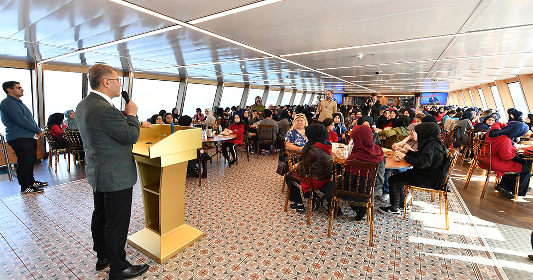 Sanat tarihi dersleri Valide Sultan Gemisi'nde bu yıl da devam ediyor