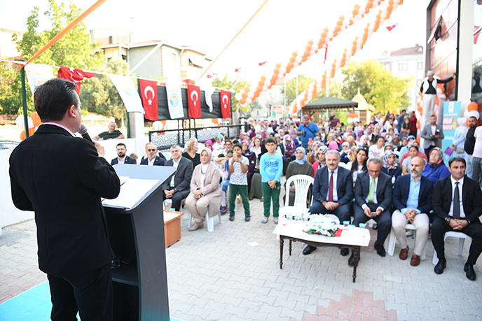 Tuzla Belediyesi Bilgi Evleri gelecek için büyümeye devam ediyor