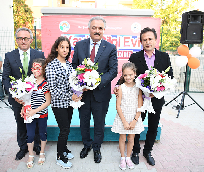 Tuzla Belediyesi Bilgi Evleri gelecek için büyümeye devam ediyor