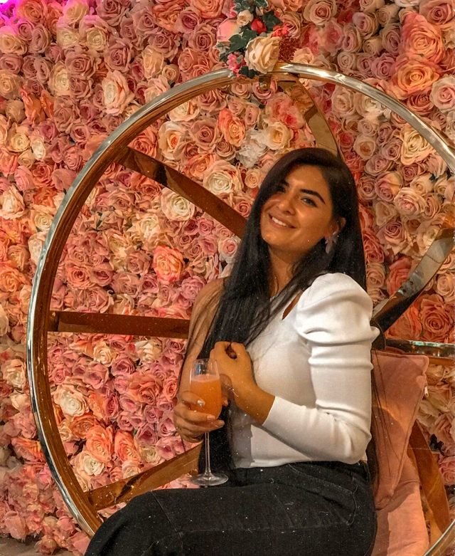 Mini elbiseli poz paylaşan Hanife Gürdal'ın photoshop foyası ortaya çıktı