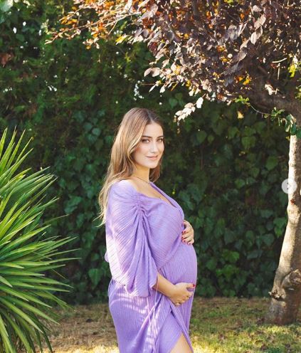 Hazal Kaya'dan hamilelik pozu beğeni rekoru kırdı