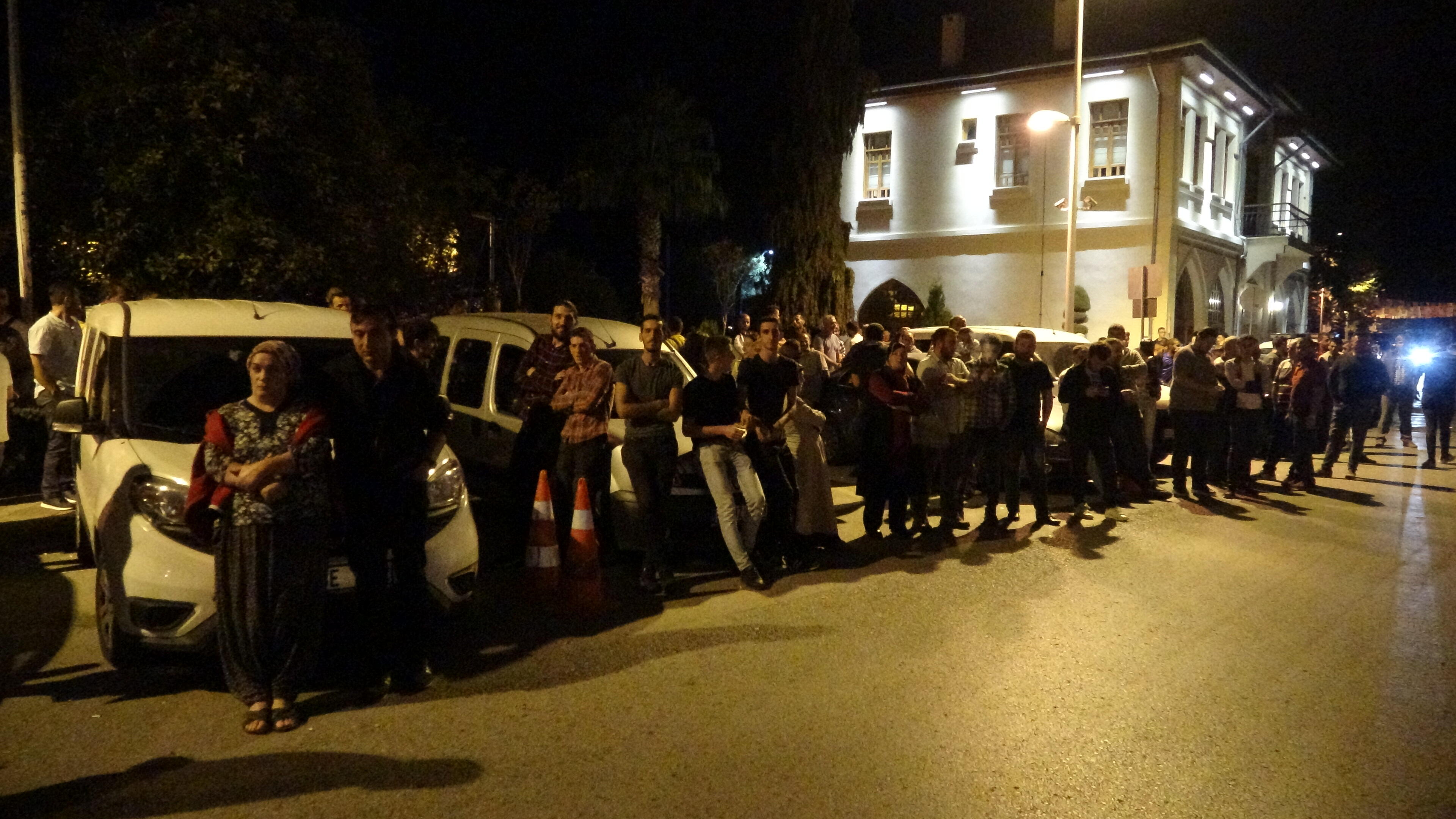 16 yaşındaki çocuğun cinsel istismarına halk tepkisi