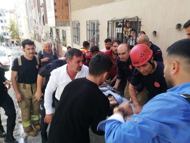 Eseyurt'ta bir işçi yol çalışması sırasında göçük altında kaldı