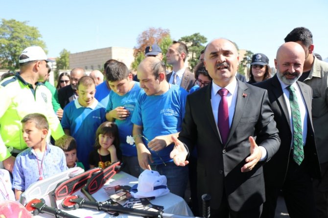 Kayseri’de protokolün trafik uygulamasına sigara içen ve emniyet kemeri takmayan vatandaşlar takıldı