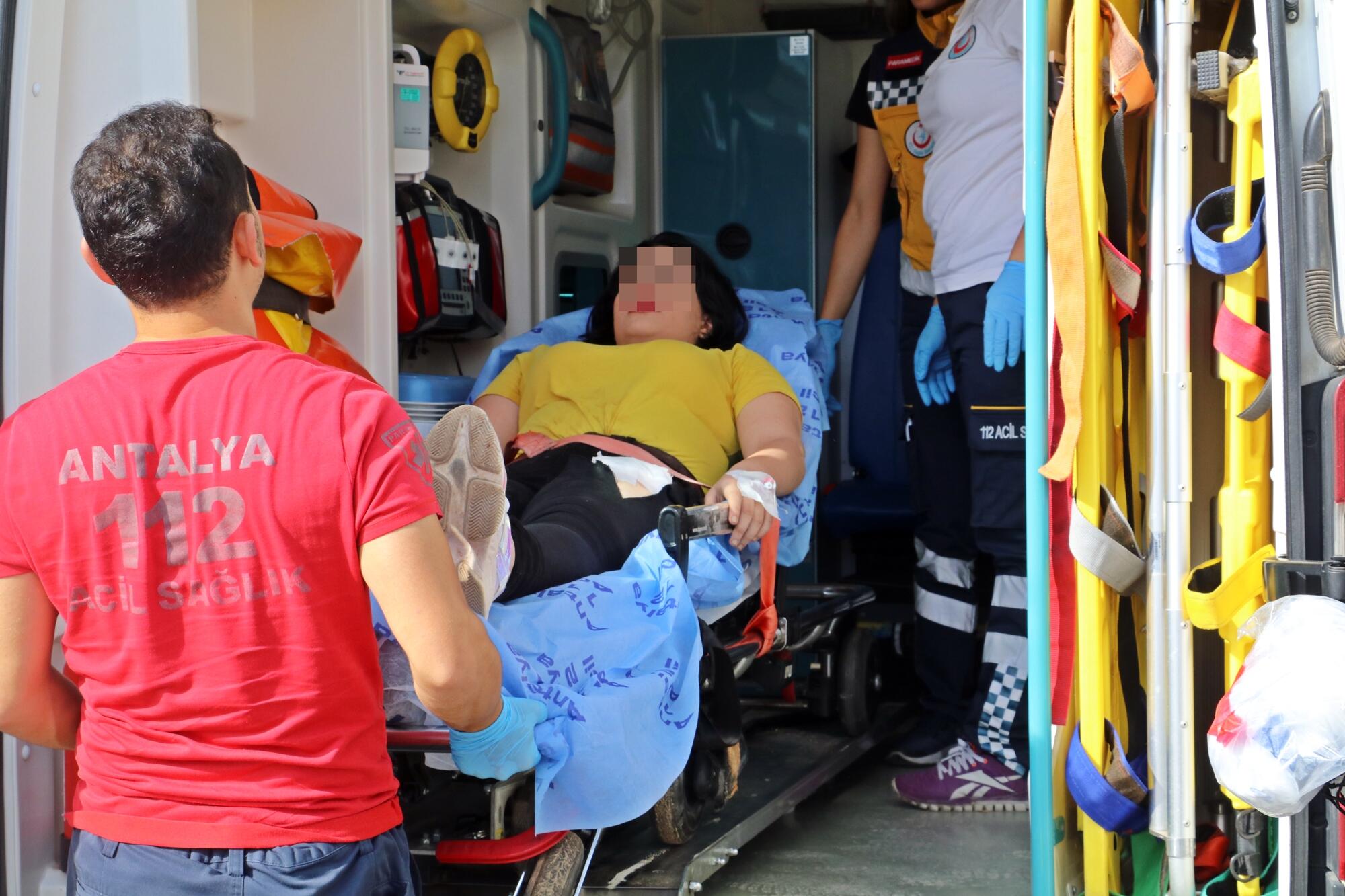 Genç kızların sosyal medya tartışması kanlı bitti