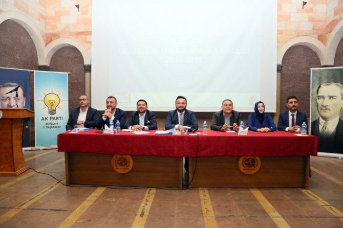 “Herkes başını iki elinin arasına alıp düşünmek ve kendini hesaba çekmek zorunda”