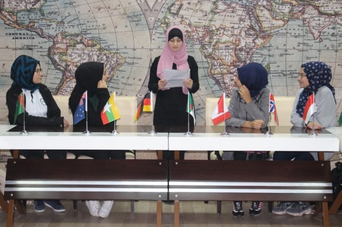 Uluslararası Anadolu İmam Hatip Liseleri 80’i aşkın ülkeden binlerce öğrencinin ilgi odağı oldu