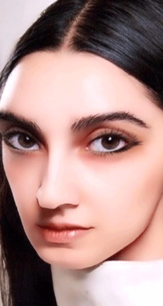 Gucci'nin olaylı mankenine Photoshop'la müdahale ettiler