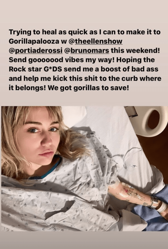 Dünyaca ünlü şarkıcı Miley Cyrus hastaneye kaldırıldı