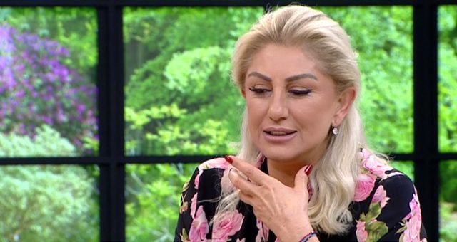 Muazzez Ersoy'dan dolgu dudak yaptıranlara traktör lastiği benzetmesi