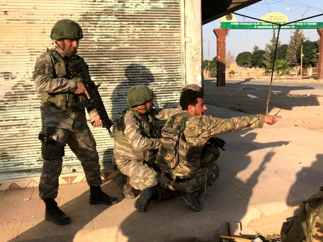 Türk Komandoları Rasulayn'a girdi! İşte ilk görüntüler