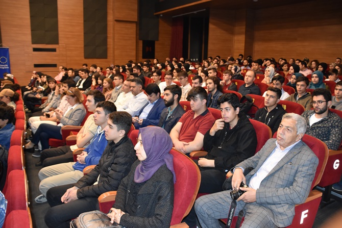 Pendik'te Meslek Seçiminde Öğrenci Ve Eğitmenlere Tavsiyeler verildi