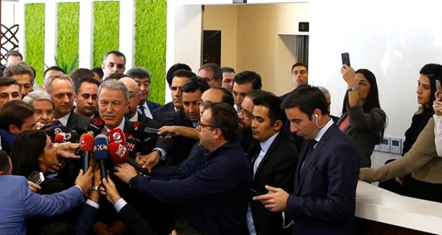 Bakan Akar'dan flaş DEAŞ açıklaması: YPG'lilerin DEAŞ'lıları kaçırdığını tespit ettik