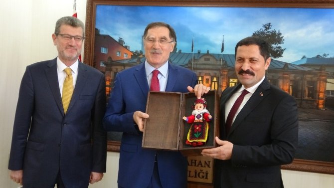 "Ardahan’da projelerin hayata geçmesiyle Türkiye dışarıdan hayvan ithal etmeyecek"