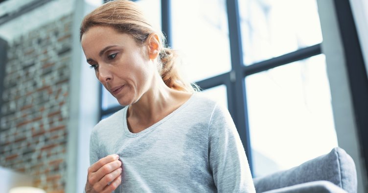 Menopoz nedir? Yaşı kaçtır? Menopoz dönemi etkileri, belirtileri nelerdir?