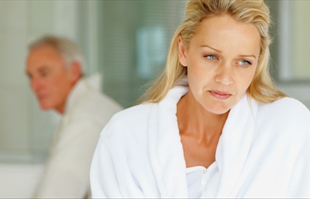 Menopoz nedir? Yaşı kaçtır? Menopoz dönemi etkileri, belirtileri nelerdir?