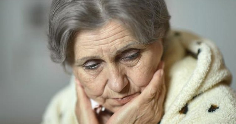 Menopoz nedir? Yaşı kaçtır? Menopoz dönemi etkileri, belirtileri nelerdir?