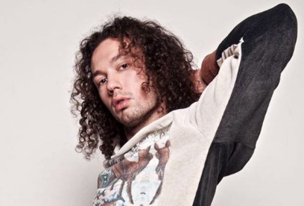 Oyuncu Efecan Şenolsun 'cinsel saldırı' suçundan hakim karşısına çıktı