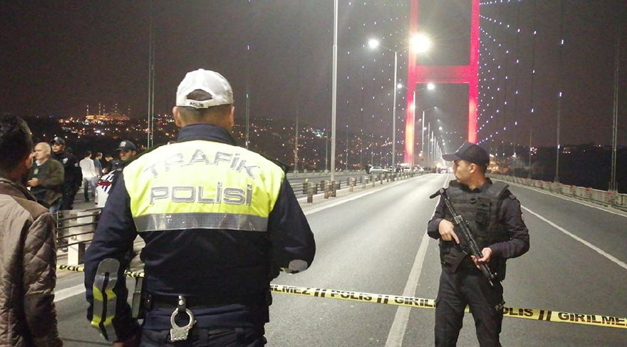 Hande Doğandemir 15 Temmuz Köprüsü'nün trafiğine isyan etti