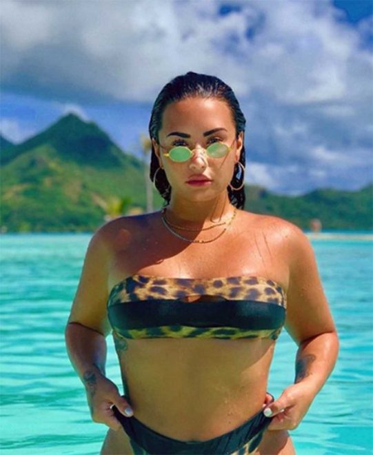 Ünlü şarkıcıya hacker şoku... Özel fotoğrafları sızdırıldı!