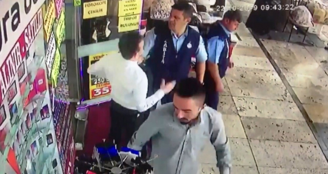Zabıtadan esnafa "duba" dayağı