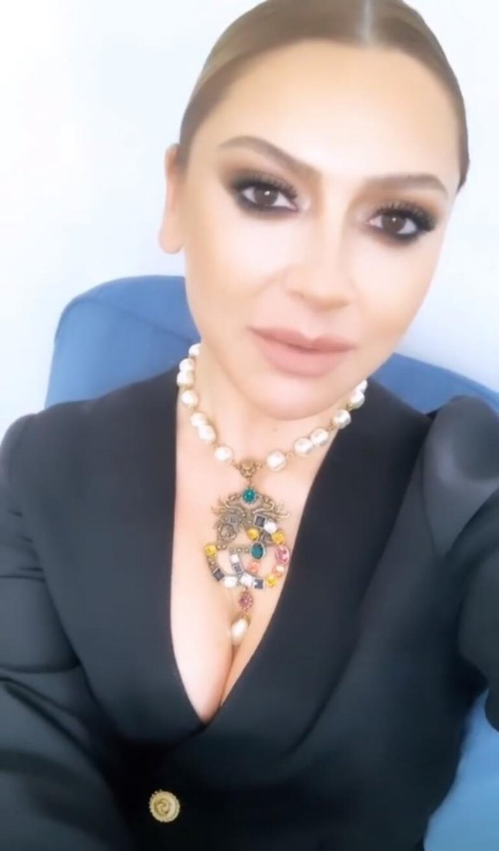 Hadise'den 34'lük kutlaması